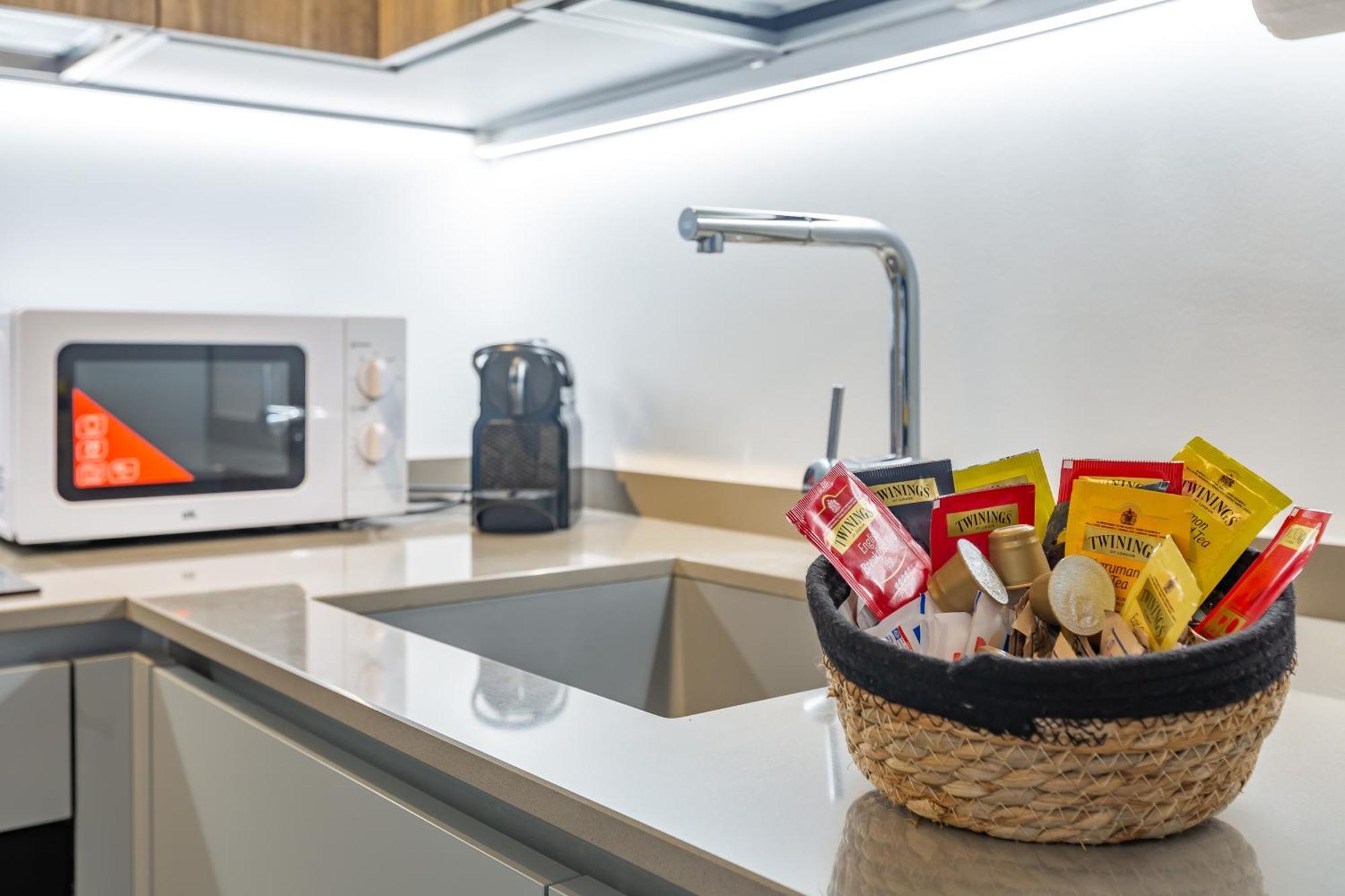 Aurealiving - Trastevere Suite With Rooftop & Gym, Your Place In Róma Kültér fotó